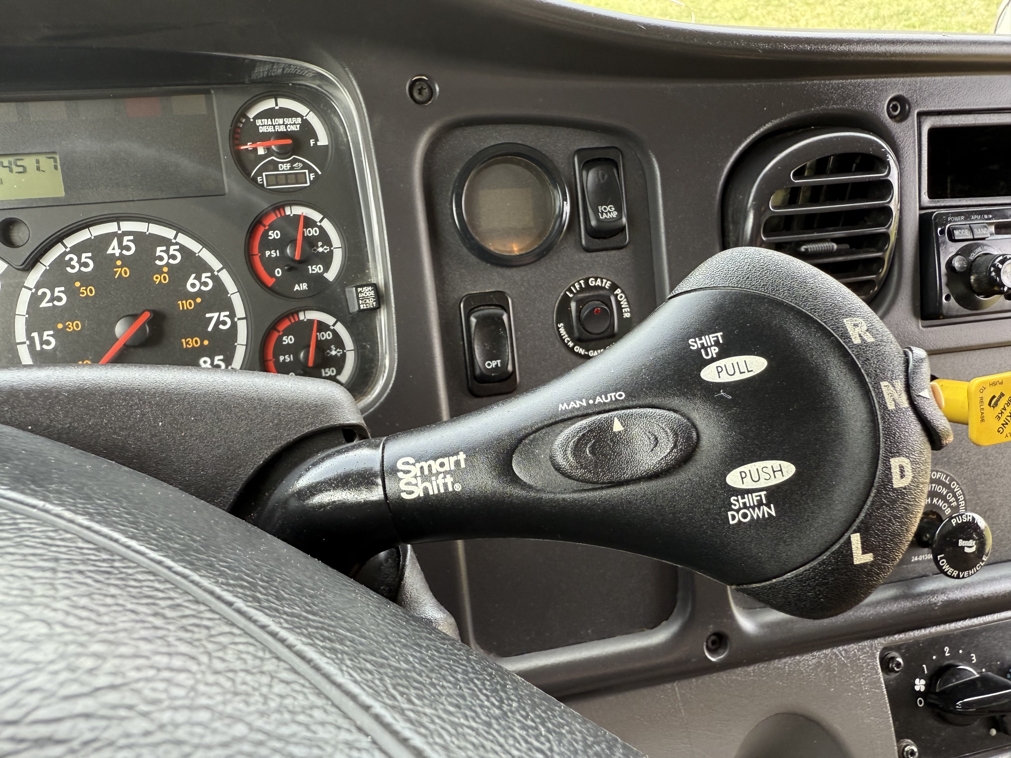 2015 FREIGHTLINER Business Class N2 106 - Image 21